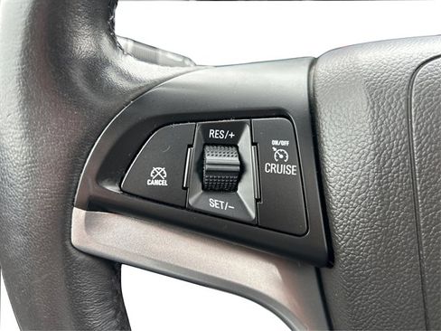 Used 2020 Chevrolet Trax LT w/ Sun & Sound Package image 37