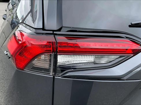 Used 2025 Toyota RAV4 XLE w/ Convenience Package FWD image 29