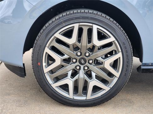 New 2025 Ford Expedition Max Platinum w/ Platinum Ultimate Package AWD/4WD image 7