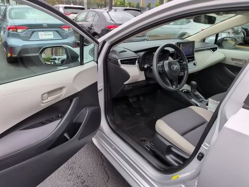 Used 2024 Toyota Corolla LE FWD image 10