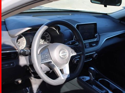 Certified 2024 Nissan Altima 2.5 SV image 15