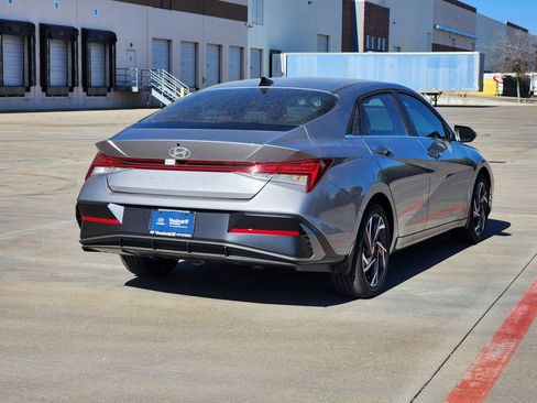 New 2026 Hyundai Elantra Limited image 4