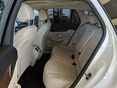 Used 2022 Mercedes-Benz GLC 300 4MATIC image 12