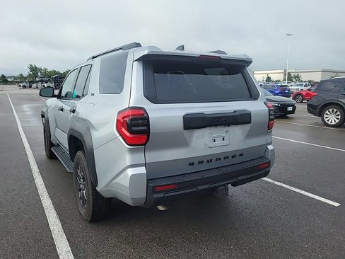 Used 2025 Toyota 4Runner SR5 AWD/4WD image 12