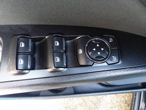 Used 2017 Ford Fusion SE FWD image 20