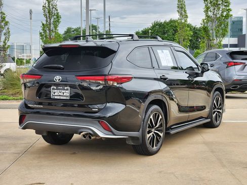 Used 2021 Toyota Highlander XSE FWD image 7