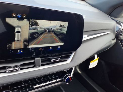 New 2026 Chevrolet Equinox LT w/ Convenience Package II image 12
