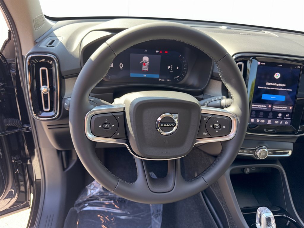 Used 2025 Volvo XC40 B5 Ultra AWD/4WD image 10