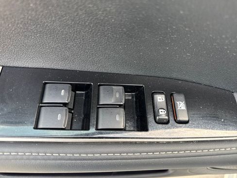 Used 2018 Lexus ES 350 w/ Luxury Package w/Wood Trim image 15