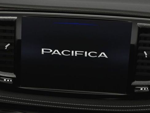 New 2024 Chrysler Pacifica Touring-L image 23