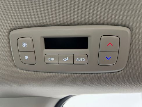 Used 2025 Kia Carnival FWD image 26