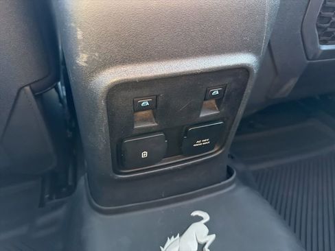 Used 2022 Ford Bronco Badlands image 36