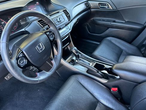 Used 2017 Honda Accord Sport Special Edition image 10