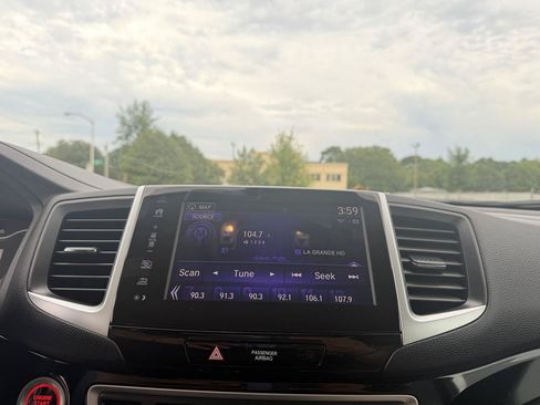 Used 2017 Honda Pilot Elite image 14