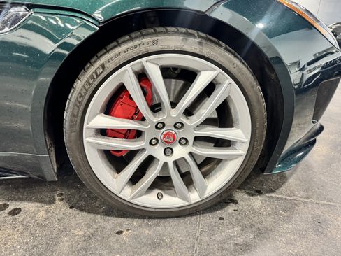 Used 2016 Jaguar F-TYPE R image 15