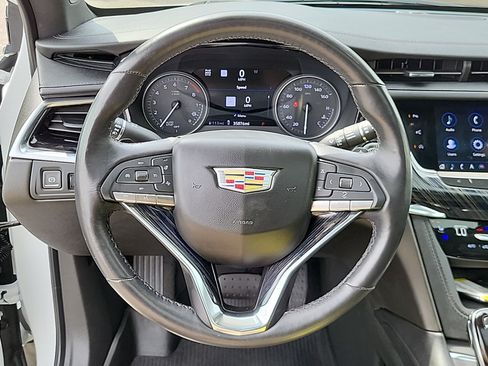 Used 2024 Cadillac XT6 Premium Luxury w/ Technology Package AWD/4WD image 18