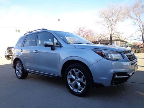 Used 2017 Subaru Forester 2.5i Touring image 3