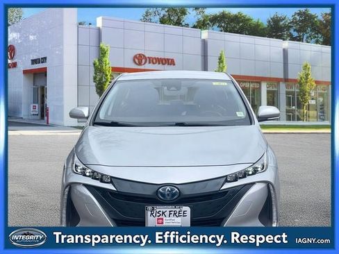Certified 2021 Toyota Prius Prime XLE image 2