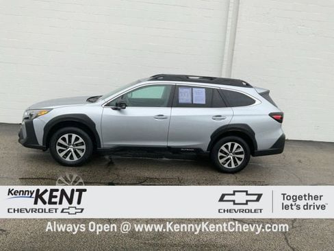 Used 2023 Subaru Outback Premium image 34