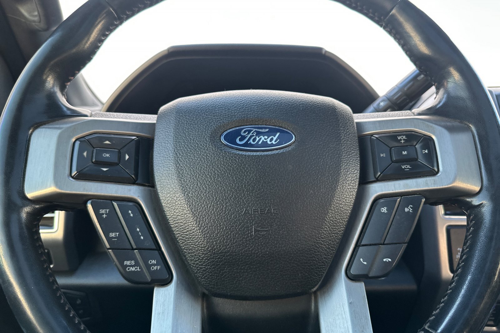 Used 2019 Ford F250 Platinum w/ Platinum Ultimate Package AWD/4WD image 34