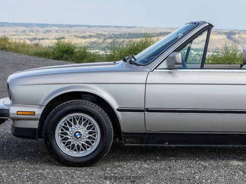 Used 1987 BMW 325i Convertible RWD image 2