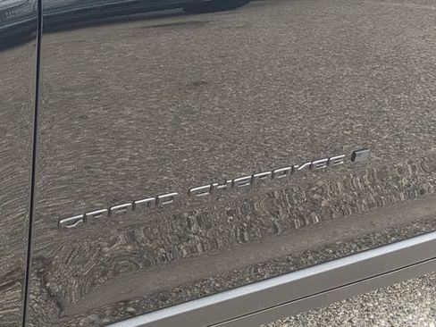 Used 2023 Jeep Grand Cherokee L Limited w/ Luxury Tech Group II image 13