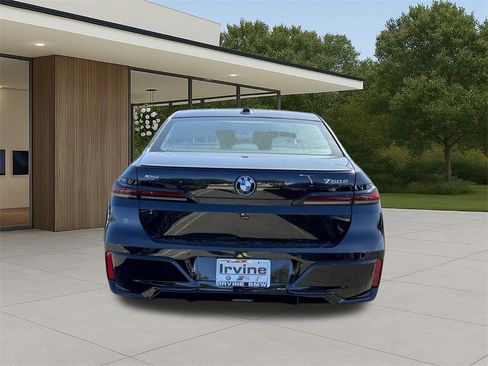 New 2025 BMW 750e xDrive w/ Premium Package image 6