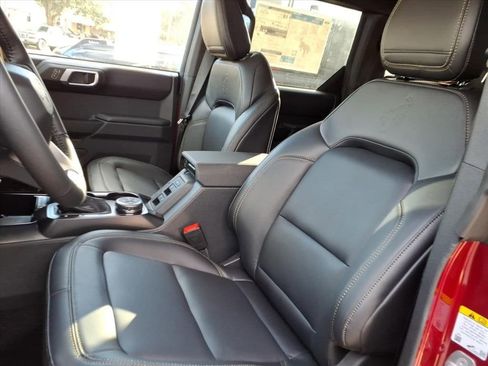 New 2025 Ford Bronco Badlands image 7