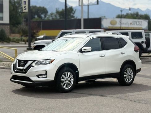 Used 2019 Nissan Rogue SV AWD/4WD image 3