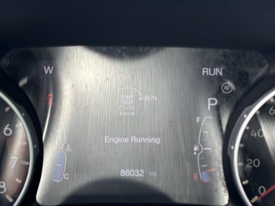 Used 2018 Jeep Compass Latitude w/ Popular Equipment Group FWD image 18