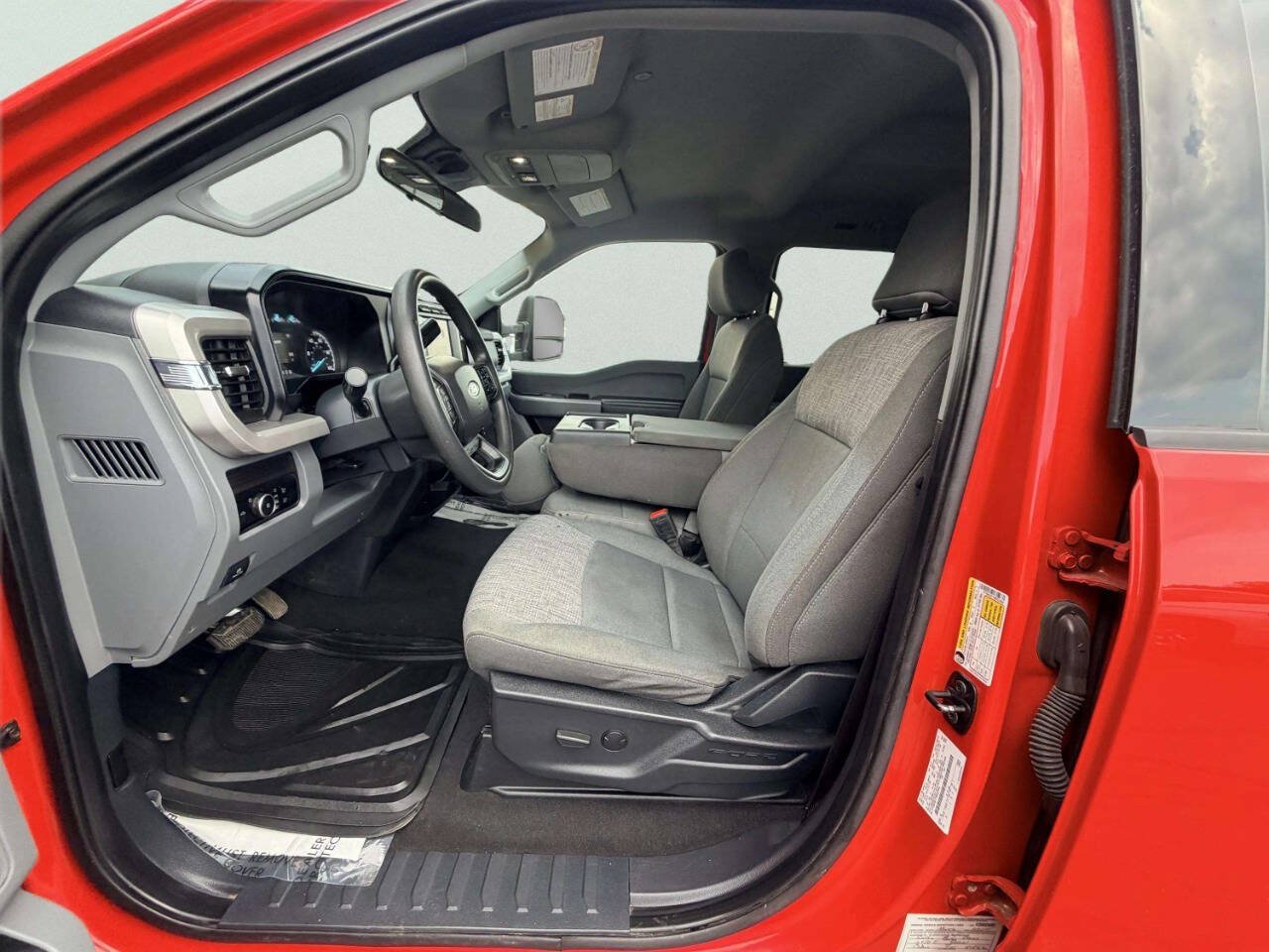 Used 2024 Ford F350 XLT AWD/4WD image 18