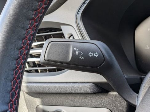 Used 2025 Ford Escape ST-Line image 27