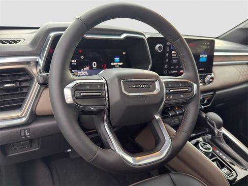 Used 2026 GMC Canyon Denali image 7