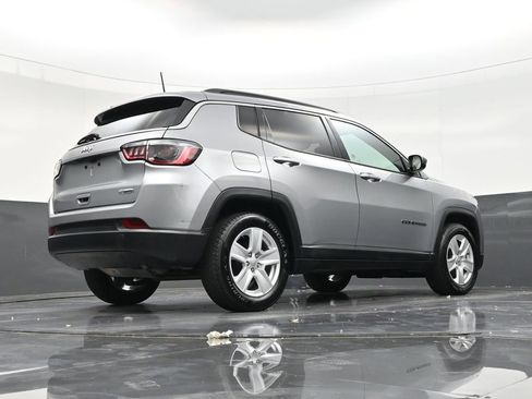 Used 2022 Jeep Compass Latitude FWD image 25