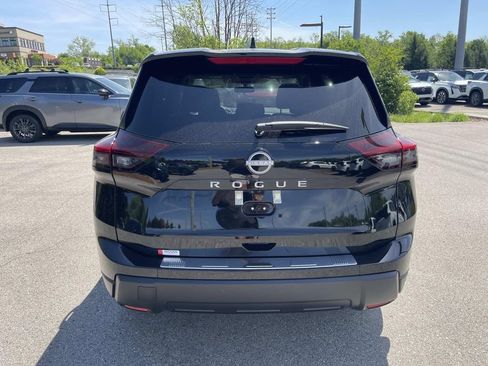 New 2026 Nissan Rogue SV FWD image 4