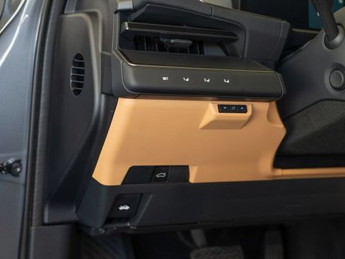 New 2026 Lexus ES 500e AWD/4WD image 33