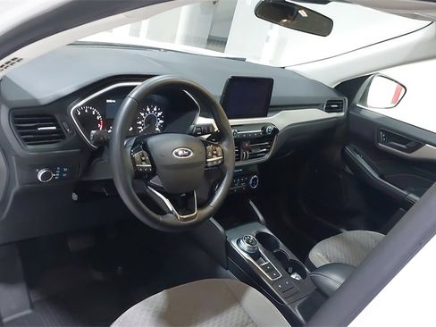 Used 2022 Ford Escape SE w/ Cold Weather Package image 19