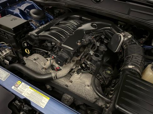 Used 2010 Dodge Challenger SE image 30