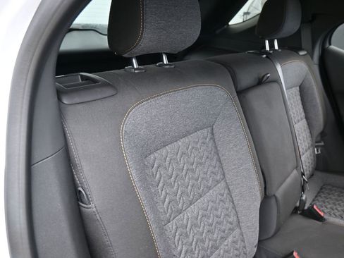 Used 2023 Chevrolet Equinox LT image 42