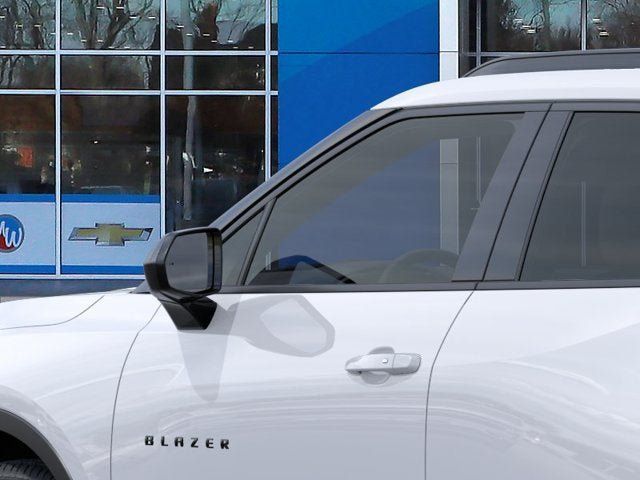 New 2026 Chevrolet Blazer LT w/ Midnight/Sport Edition AWD/4WD image 12