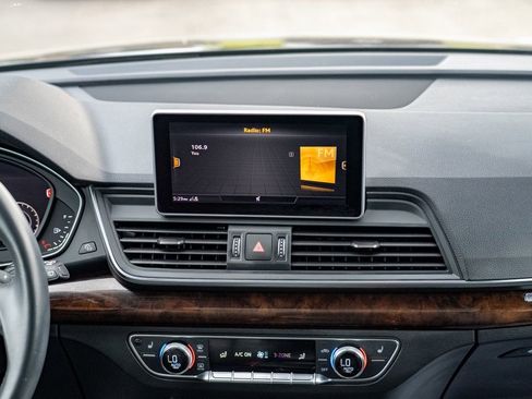 Used 2020 Audi Q5 Premium Plus image 21