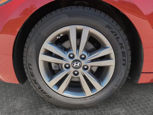 Used 2017 Hyundai Elantra SE FWD image 28