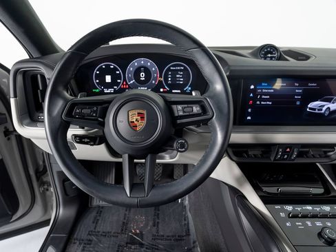 Certified 2024 Porsche Cayenne Coupe AWD/4WD image 6