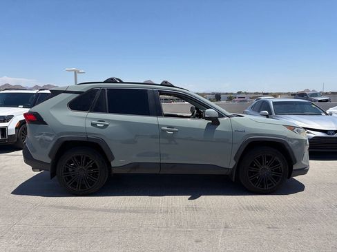 Used 2019 Toyota RAV4 XLE AWD/4WD image 3