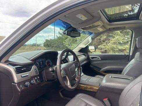 Used 2017 GMC Yukon XL Denali w/ Open Road Package AWD/4WD image 13