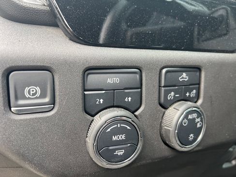 Used 2025 Chevrolet Silverado 1500 LT image 16