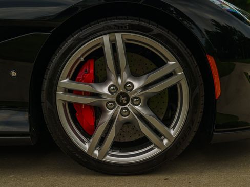 Used 2019 Ferrari Portofino RWD image 10