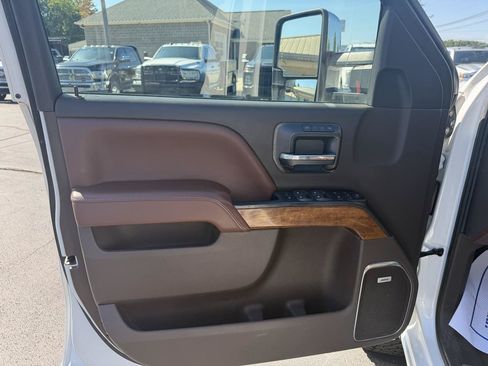 Used 2019 Chevrolet Silverado 2500 High Country w/ Duramax Plus Package AWD/4WD image 10