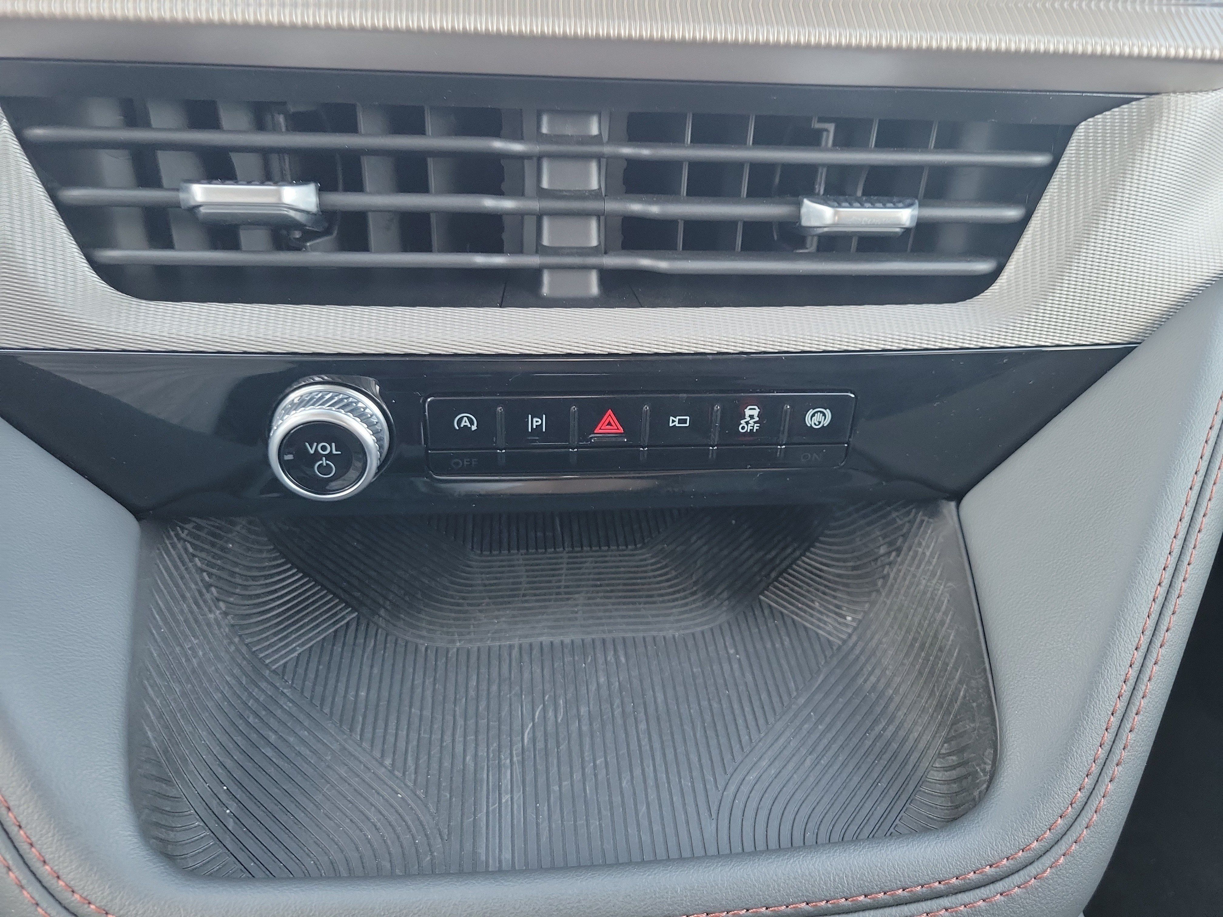 Used 2026 Ford Explorer Active RWD image 26