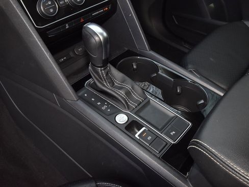 Used 2022 Volkswagen Atlas SE image 32